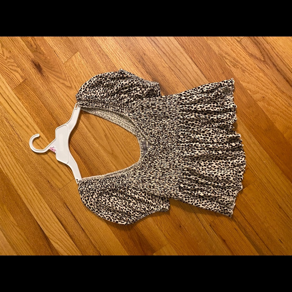 Urban Outfitters Crop top Size Small